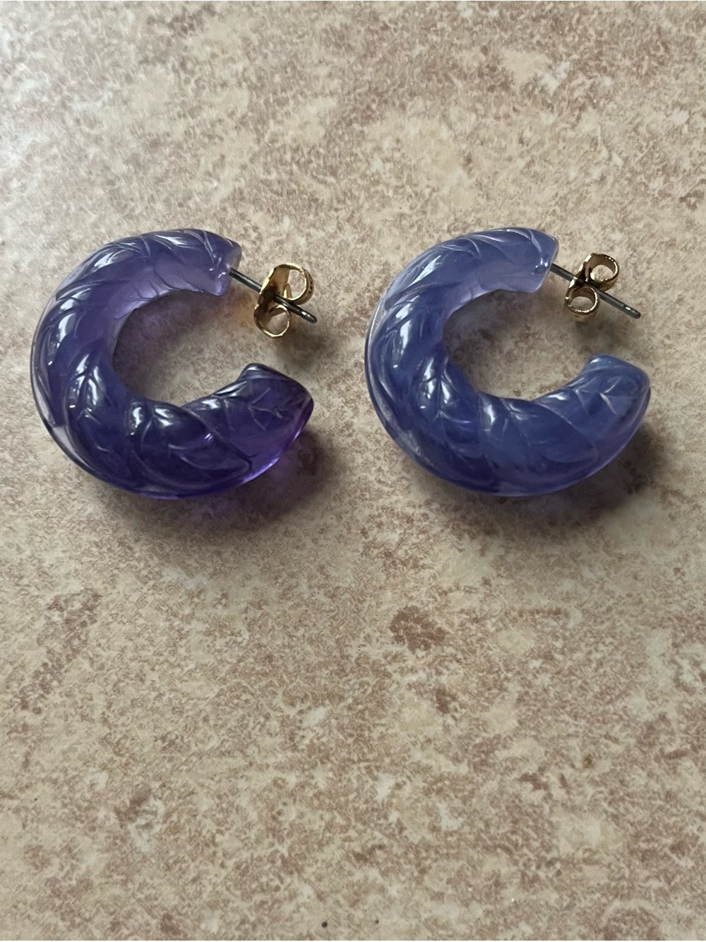 Vintage Avon Frosted Amethyst Purple Lucite Carved Leaf Hoop Earrings Signed AV